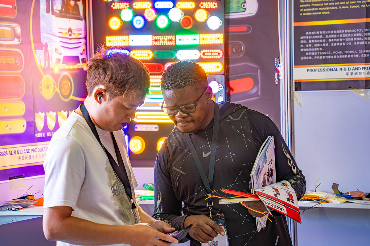 2025-automechanika-jhb_643people-116People-116